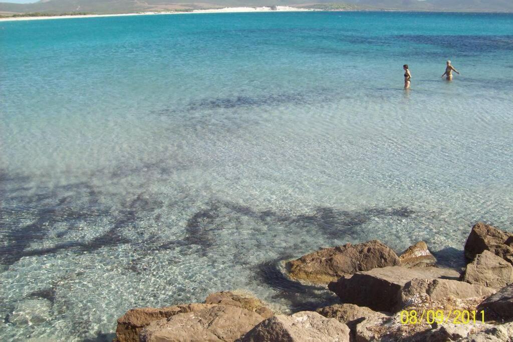 Villa Su Due Livelli Super Accessoriata SantʼAnna Arresi Εξωτερικό φωτογραφία