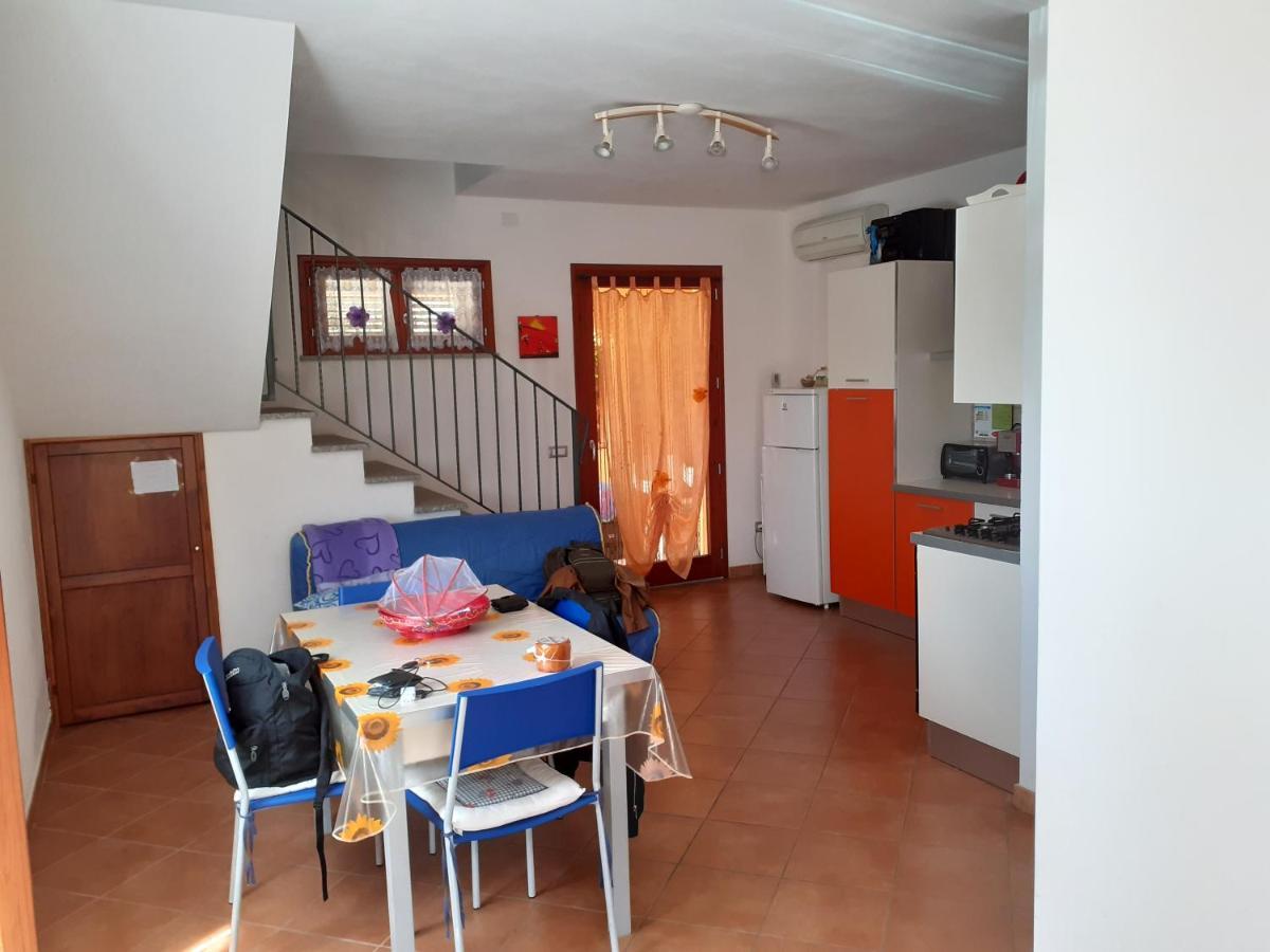 Villa Su Due Livelli Super Accessoriata SantʼAnna Arresi Εξωτερικό φωτογραφία