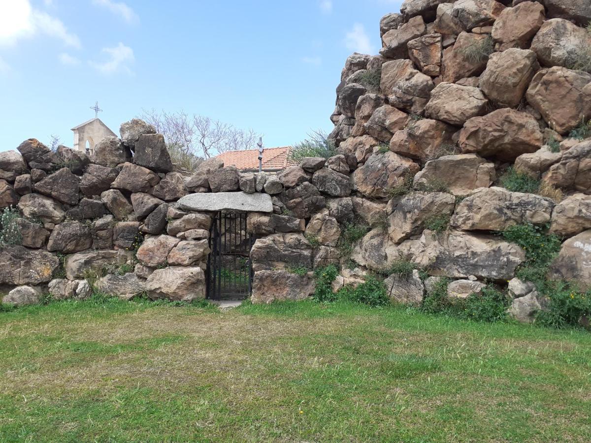 Villa Su Due Livelli Super Accessoriata SantʼAnna Arresi Εξωτερικό φωτογραφία