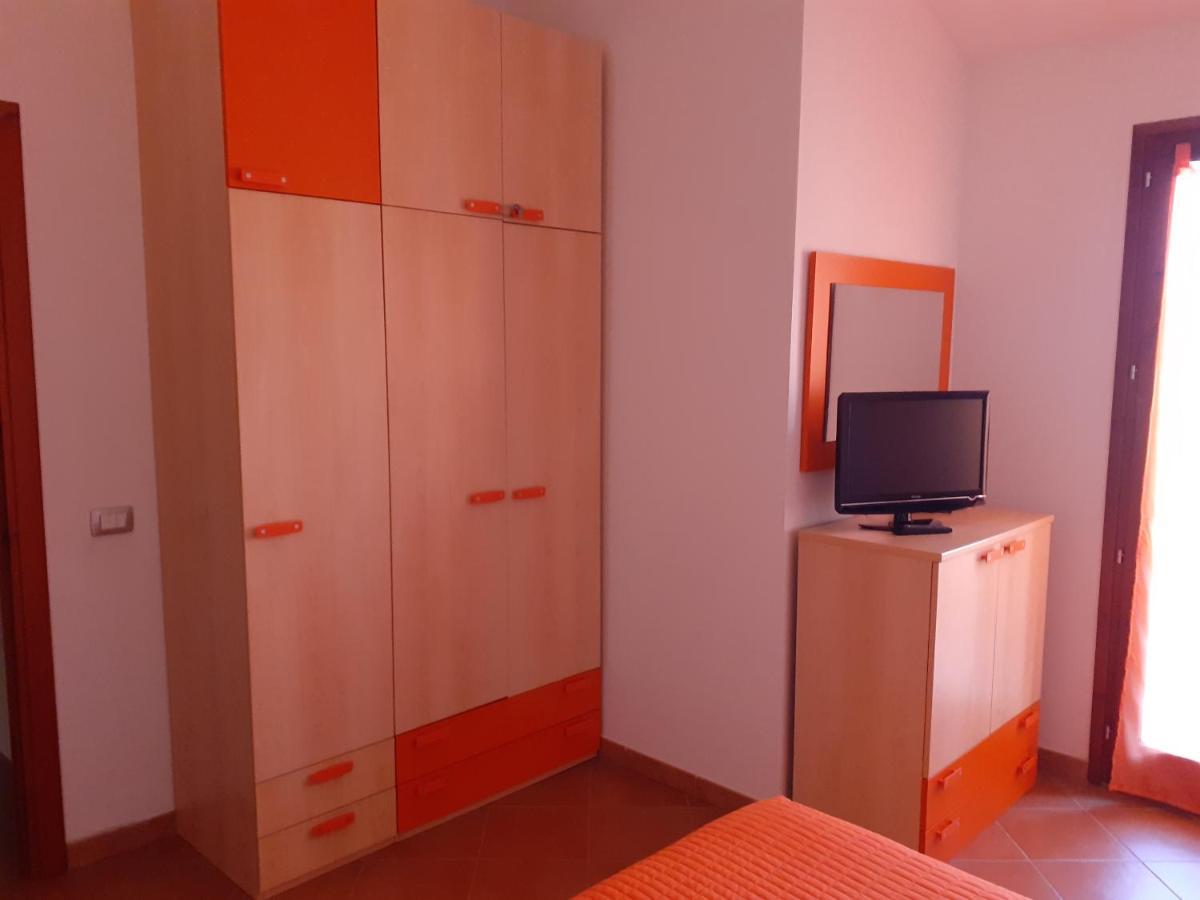 Villa Su Due Livelli Super Accessoriata SantʼAnna Arresi Εξωτερικό φωτογραφία