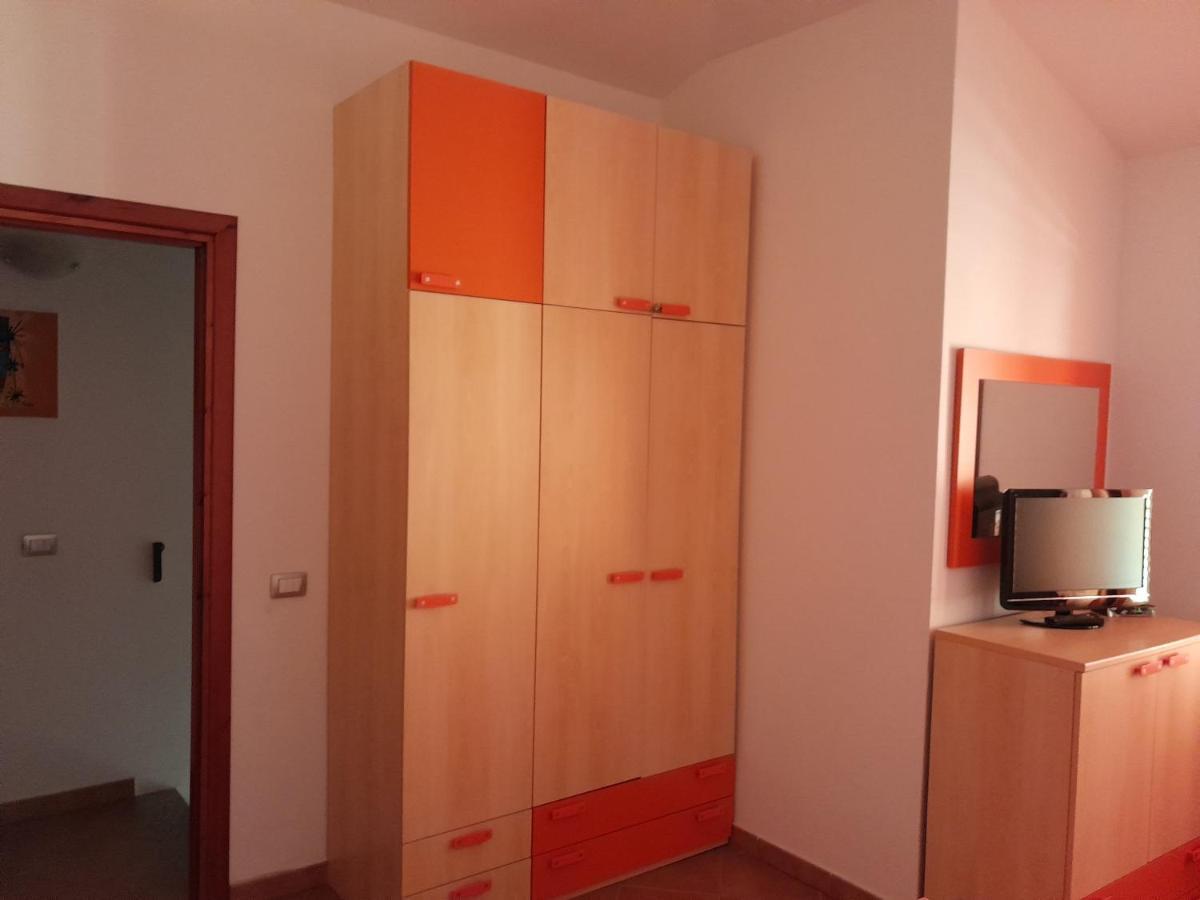 Villa Su Due Livelli Super Accessoriata SantʼAnna Arresi Εξωτερικό φωτογραφία